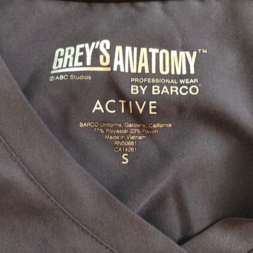 Scrub Top - Picture 2 of 3